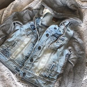 American Eagle denim and fleece jacket